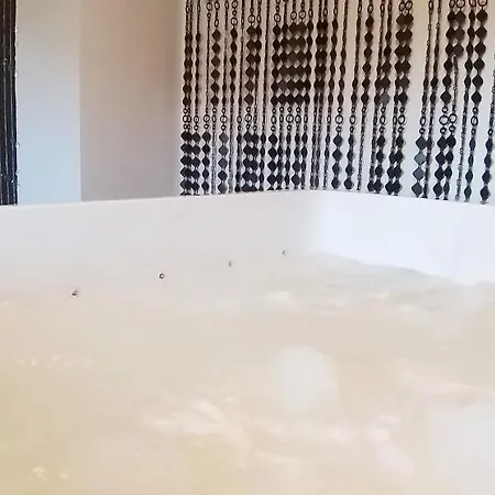 Vakantiehuis Dream House & Spa - Celine Et Olivier *